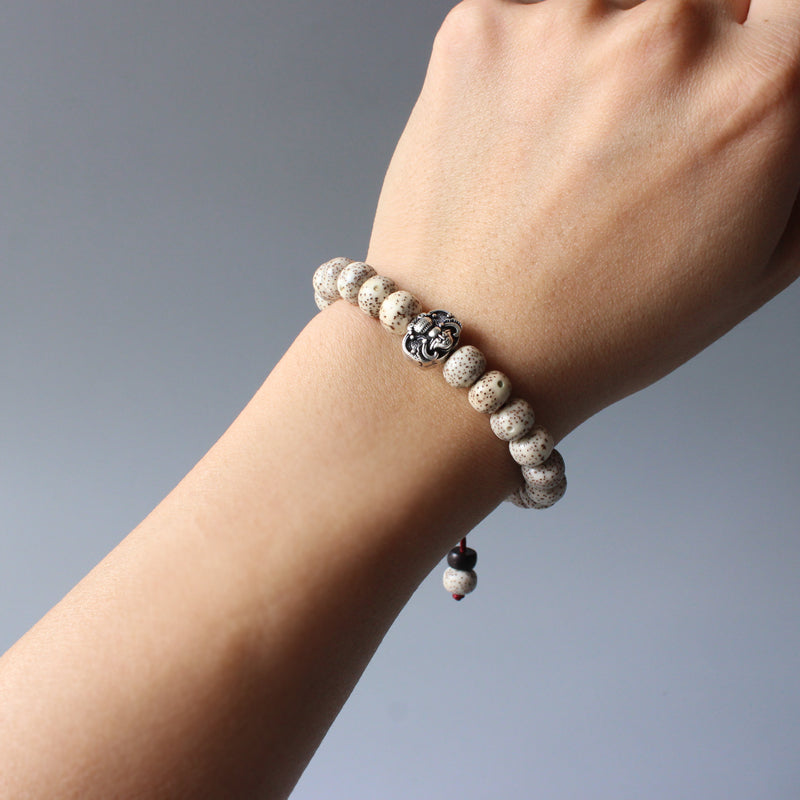 Buddhist Handcrafted Nature Sandalwood Enlightenment Bracelet with Bat Charm (Xingyue Bodhi Seeds)
