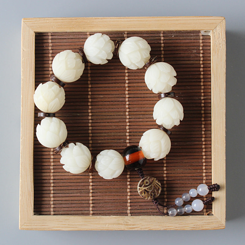 Buddhist Handcrafted Nature Sandalwood White Lotus Bracelet (Bodhi Ivory Seed)