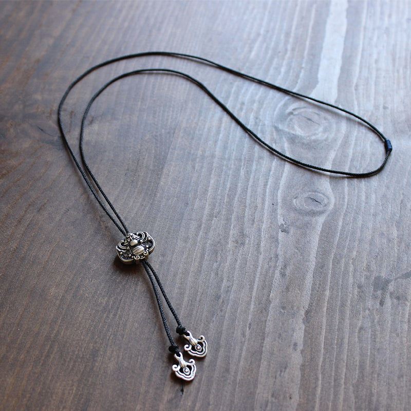 White Dragon Necklace (White Copper)