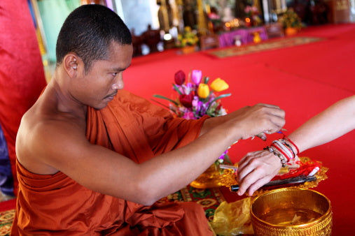 How to Wear Your Red String Bracelet With Intention and Purpose